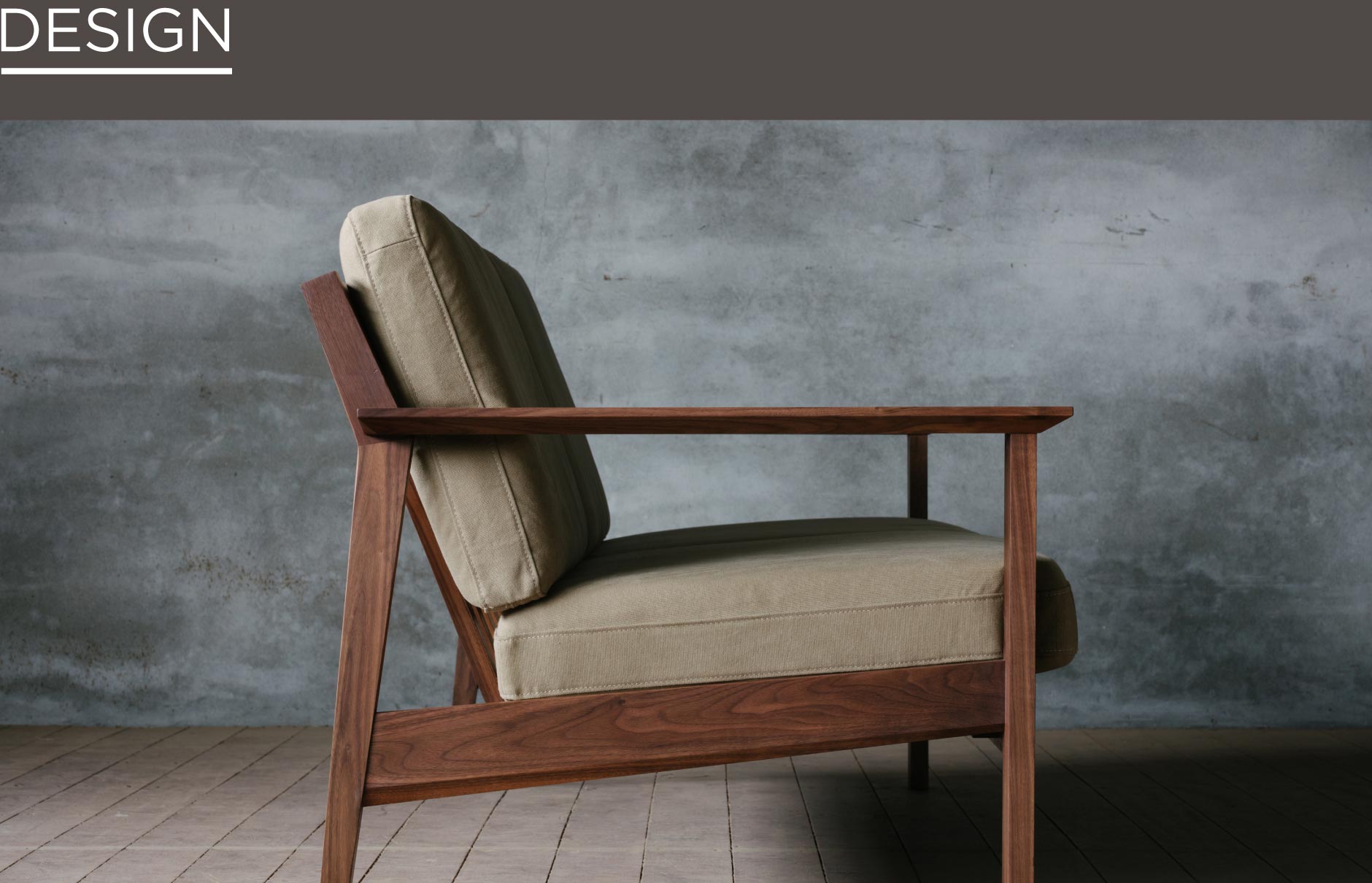 シャープかつ直線の繊細なデザインにこだわったソファ。SOLID大阪の家具の中で人気の、ファーストモデルの無垢ソファ。
